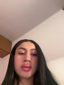 maddy bronw  online show from 09/25/25, 10:24