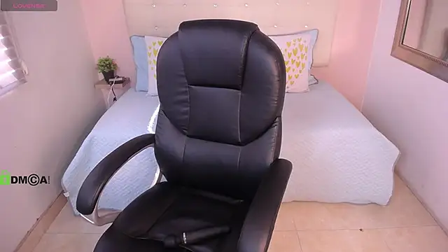 Snapshot of Cristal__adams chatting on 03/11/25, 12:39 Cristal adams online show from 03/11/25, 12:39