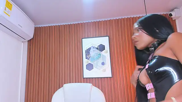 RoxannaHanson online show from 03/06/25, 04:30