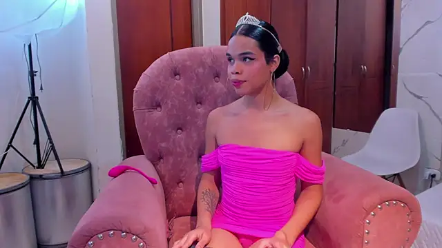 evelyn wine online show from 11/10/25, 07:02