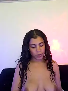 Snapshot of NINA_18_YEARS chatting on 12/11/24, 02:52 NINA 18 YEARS online show from 12/11/24, 02:52