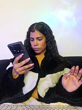 Snapshot of NINA_18_YEARS chatting on 12/11/24, 08:58 NINA 18 YEARS online show from 12/11/24, 08:58