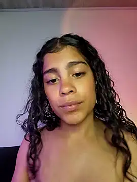 Snapshot of NINA_18_YEARS chatting on 12/20/24, 11:05 NINA 18 YEARS online show from 12/20/24, 11:05