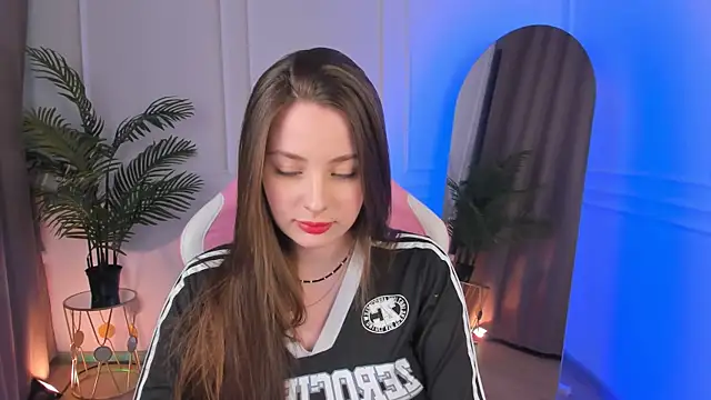 Snapshot of MoonLissa chatting on 02/01/25, 04:22 MoonLissa online show from 02/01/25, 04:22