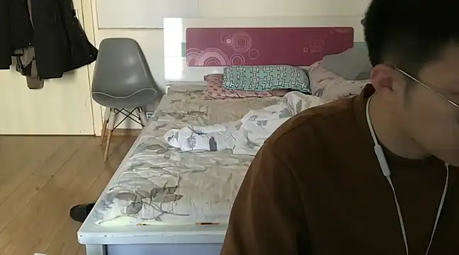 wang930115 online show from 01/23/25, 03:58