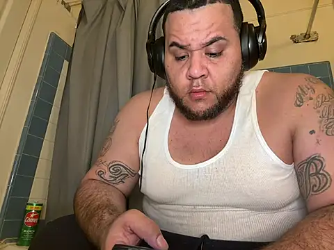 Snapshot of fatboyjayohh126 chatting on 03/05/25, 11:06 fatboyjayohh126 online show from 03/05/25, 11:06