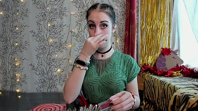 Snapshot of Mary0Lou chatting on 12/25/24, 07:46 Mary0Lou online show from 12/25/24, 07:46