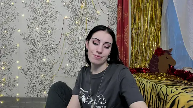 Snapshot of Mary0Lou chatting on 12/28/24, 02:43 Mary0Lou online show from 12/28/24, 02:43