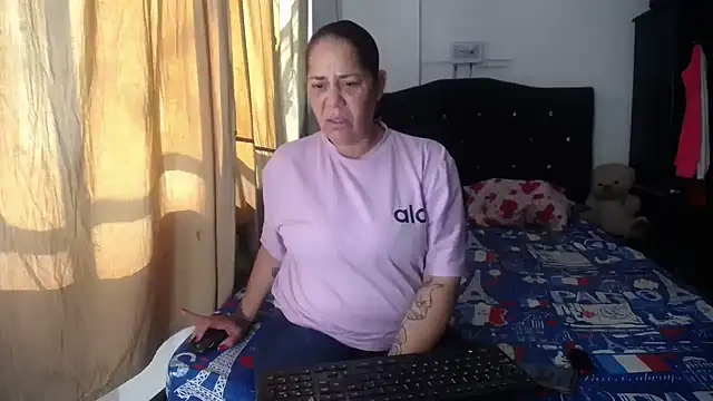 merryymaturee  online show from 10/15/25, 01:22