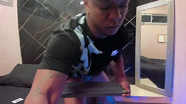 ronnie 7777 online show from 01/20/25, 07:35