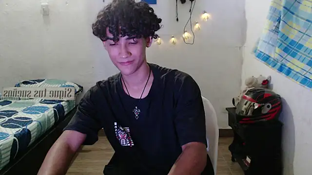 Snapshot of jake_willianss chatting on 12/19/24, 05:51 jake willianss online show from 12/19/24, 05:51