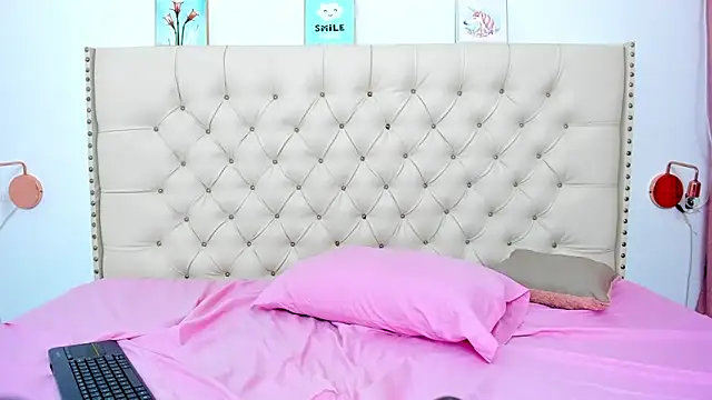 Snapshot of Kim_Eli chatting on 12/15/24, 10:26 Kim Eli online show from 12/15/24, 10:26