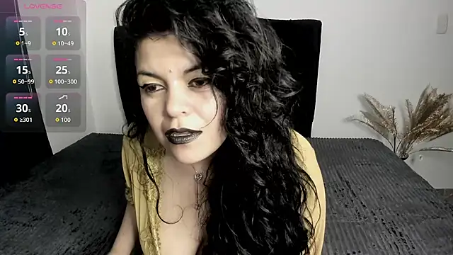 Snapshot of scarlett_w0lf chatting on 06/11/26, 09:57 scarlett w0lf online show from 06/11/26, 09:57