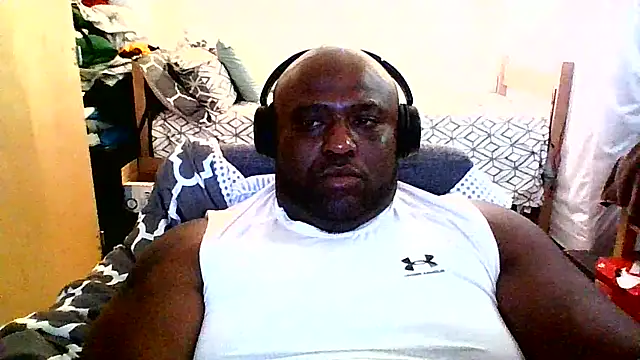 Snapshot of theythick chatting on 07/14/26, 12:44 theythick online show from 07/14/26, 12:44