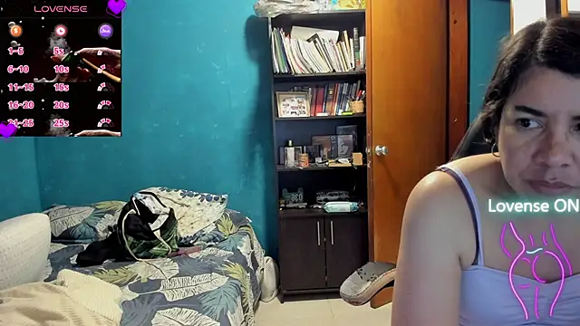 peanut tangerine online show from 11/08/25, 01:06