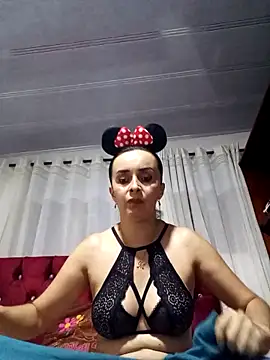 Snapshot of Samantha_Sullivan_ chatting on 11/01/25, 02:13 Samantha Sullivan online show from 11/01/25, 02:13