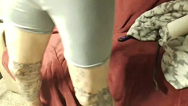 overaveragefreak4you online show from 12/14/25, 09:58