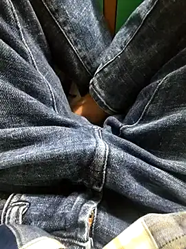 Snapshot of SageElement2 chatting on 03/22/25, 10:17 SageElement2 online show from 03/22/25, 10:17