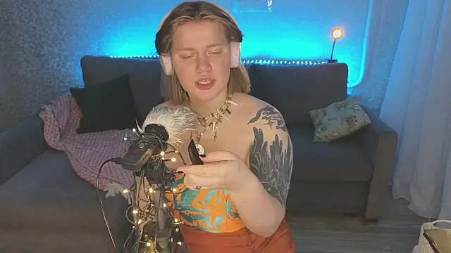 Snapshot of Kira_Citro chatting on 01/17/25, 08:11 Kira Citro online show from 01/17/25, 08:11