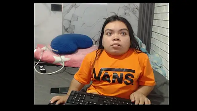 Michelle Brooks online show from 10/29/25, 07:54