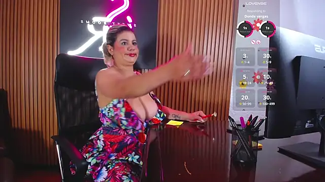 Snapshot of Candy_sr chatting on 02/25/25, 03:38 Candy sr online show from 02/25/25, 03:38