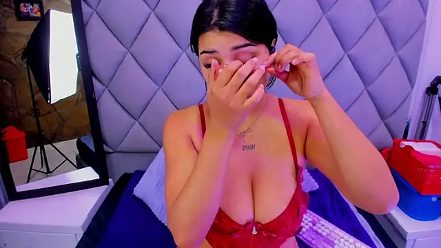 venusowen  online show from 10/29/25, 01:24