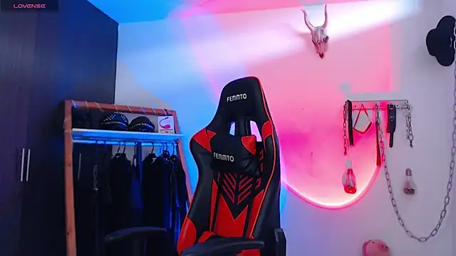 LilithSharon online show from 12/20/25, 04:58