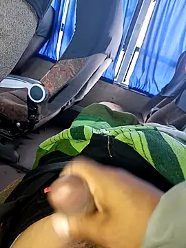 alexchir4 online show from 09/28/25, 12:32