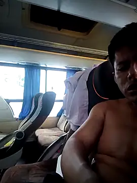 alexchir4 online show from 04/28/26, 09:31