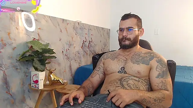 Snapshot of hanz_col chatting on 09/24/25, 11:13 hanz col online show from 09/24/25, 11:13