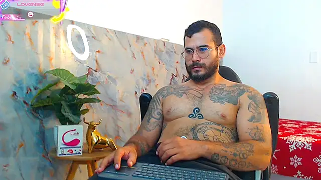 Snapshot of hanz_col chatting on 10/03/25, 11:29 hanz col online show from 10/03/25, 11:29
