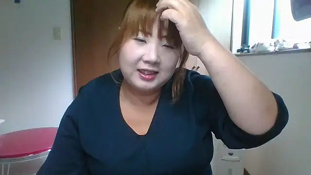 Snapshot of SAKU-RA-chan chatting on 09/19/25, 03:52 SAKU-RA-chan online show from 09/19/25, 03:52