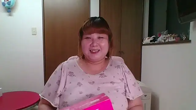 Snapshot of SAKU-RA-chan chatting on 06/16/26, 01:36 SAKU-RA-chan online show from 06/16/26, 01:36
