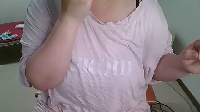 Snapshot of SAKU-RA-chan chatting on 06/20/26, 01:47 SAKU-RA-chan online show from 06/20/26, 01:47