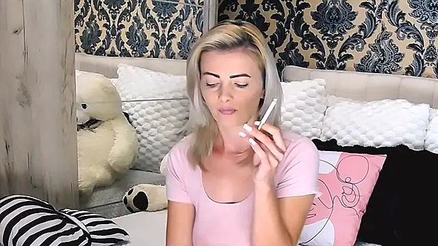 Snapshot of Aly_girl1 chatting on 10/02/25, 09:38 Aly girl1 online show from 10/02/25, 09:38