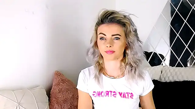 Snapshot of Aly_girl1 chatting on 02/08/26, 12:30 Aly girl1 online show from 02/08/26, 12:30