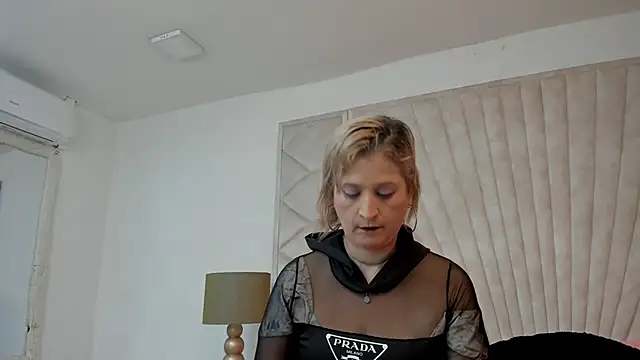 Jade squirtt online show from 09/19/25, 11:11