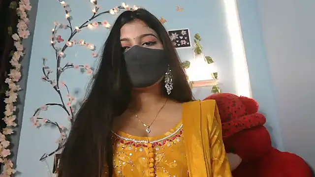 Snapshot of Reena_Singh53 chatting on 10/25/25, 12:13 Reena Singh53 online show from 10/25/25, 12:13