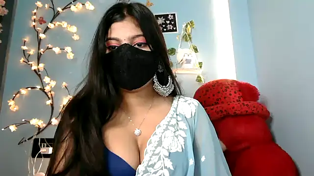 Reena Singh53 online show from 11/21/25, 01:43