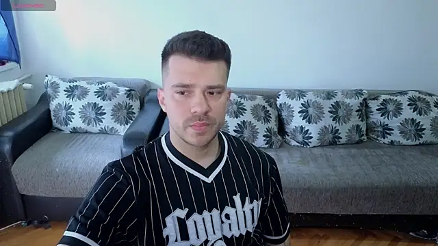Snapshot of JohnnyStepBro chatting on 06/05/26, 10:54 JohnnyStepBro online show from 06/05/26, 10:54