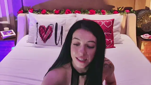 MadilynFox online show from 02/15/25, 01:53