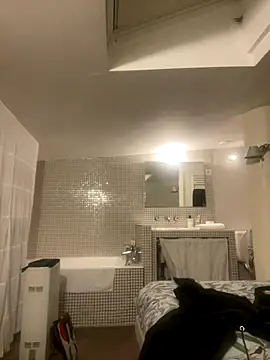 MaxVain online show from 11/19/25, 08:42