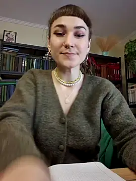 Snapshot of FoxRineHelen chatting on 02/12/25, 02:32 FoxRineHelen online show from 02/12/25, 02:32