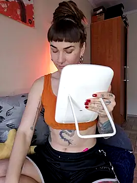 Snapshot of FoxRineHelen chatting on 03/04/25, 01:49 FoxRineHelen online show from 03/04/25, 01:49