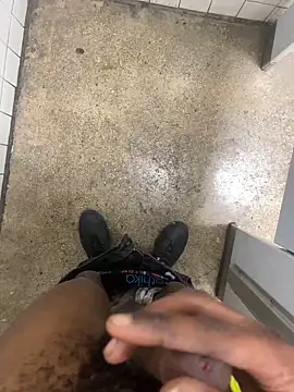 Snapshot of zeekBbc chatting on 01/02/25, 01:27 zeekBbc online show from 01/02/25, 01:27