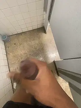 Snapshot of zeekBbc chatting on 01/20/25, 06:32 zeekBbc online show from 01/20/25, 06:32