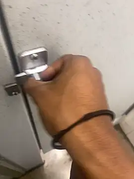 Snapshot of zeekBbc chatting on 02/15/25, 08:33 zeekBbc online show from 02/15/25, 08:33