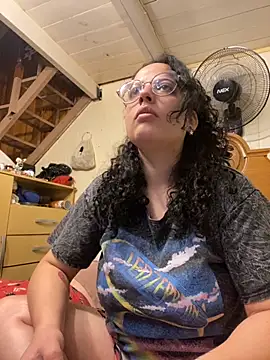 Snapshot of babyluna939 chatting on 10/10/25, 06:51 babyluna939 online show from 10/10/25, 06:51