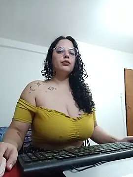 Snapshot of babyluna939 chatting on 06/06/26, 07:29 babyluna939 online show from 06/06/26, 07:29