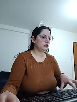 Snapshot of babyluna939 chatting on 07/02/26, 04:13 babyluna939 online show from 07/02/26, 04:13